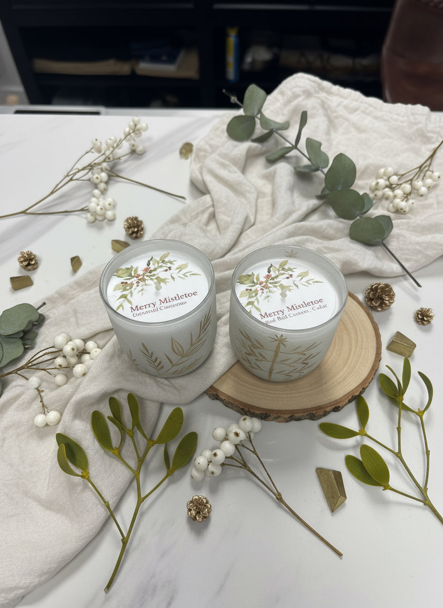 Etched Gold And White Merry Mistletoe Candle