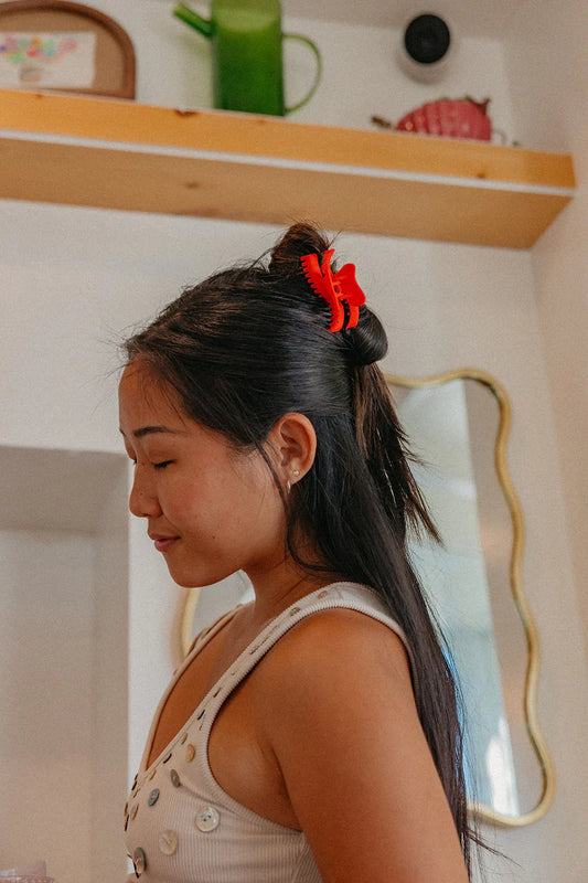 Kaxi Wavy Mini Hold Everything Claw